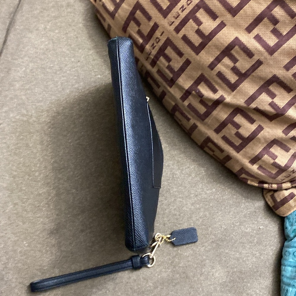 Coach wristlet - Picture 7 of 7
